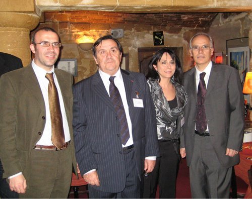 R. CADEDDU Adjoint au Tourisme Province de Nuoro, P. GIUDICELLI Adjoint au Maire délégué au Tourisme et Président OT de l'Agglomération de Bastia, V. VALENTINI-CALENDINI Directrice OT de l'Agglomération de Bastia et D. CHARAVIN directeur ATC R. CADEDDU Adjoint au Tourisme Province de Nuoro, P. GIUDICELLI Adjoint au Maire délégué au Tourisme et Président OT de l'Agglomération de Bastia, V. VALENTINI-CALENDINI Directrice OT de l'Agglomération de Bastia et D. CHARAVIN directeur ATC