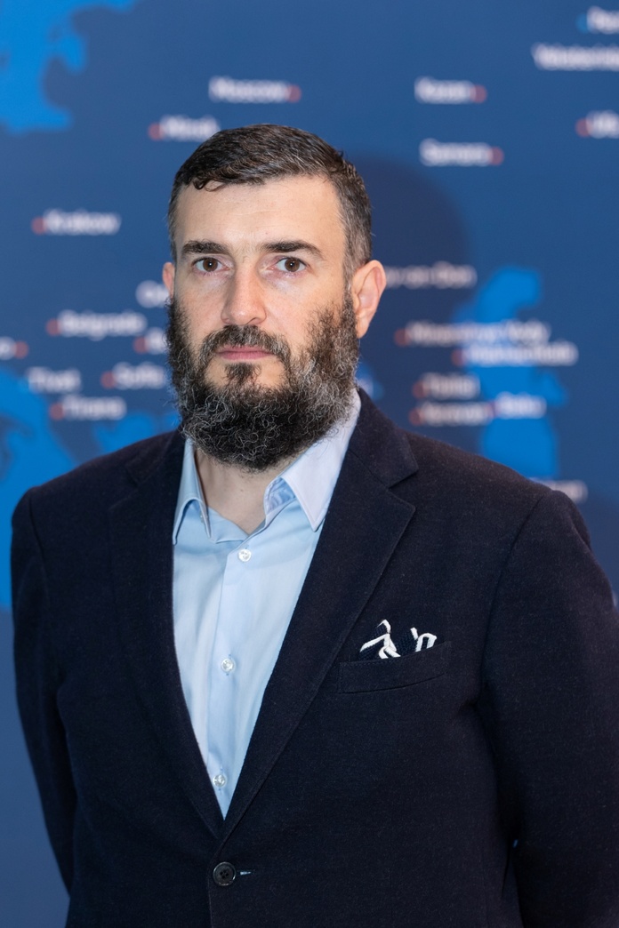 Jeyund Efendi : "nous sommes heureux d'offrir davantage d'opportunités d'explorer Dubaï et les Émirats arabes unis depuis la France, l'Allemagne et la Suisse.".Crédit : flydubaï Jeyund Efendi : "nous sommes heureux d'offrir davantage d'opportunités d'explorer Dubaï et les Émirats arabes unis depuis la France, l'Allemagne et la Suisse.".Crédit : flydubaï