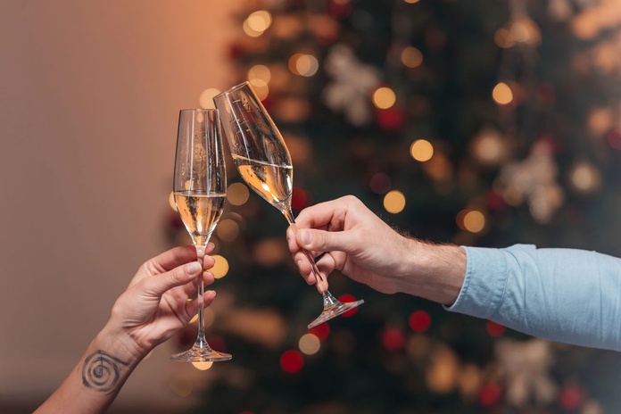 Pour fêter la Saint-Valentin, un peu de champagne s'impose - DepositPhotos.com, AllaSerebrina Pour fêter la Saint-Valentin, un peu de champagne s'impose - DepositPhotos.com, AllaSerebrina