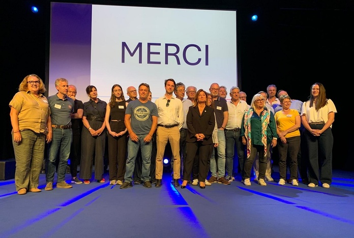 Les permanents des Entreprises du Voyage, les administrateurs et Présidents de région autour de Valérie Boned - Photo CE Les permanents des Entreprises du Voyage, les administrateurs et Présidents de région autour de Valérie Boned - Photo CE