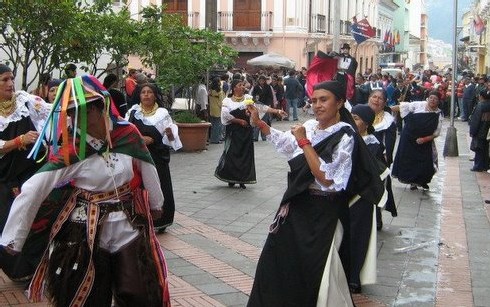 Jour de fête à Quito, capitale d'Equateur Jour de fête à Quito, capitale d'Equateur
