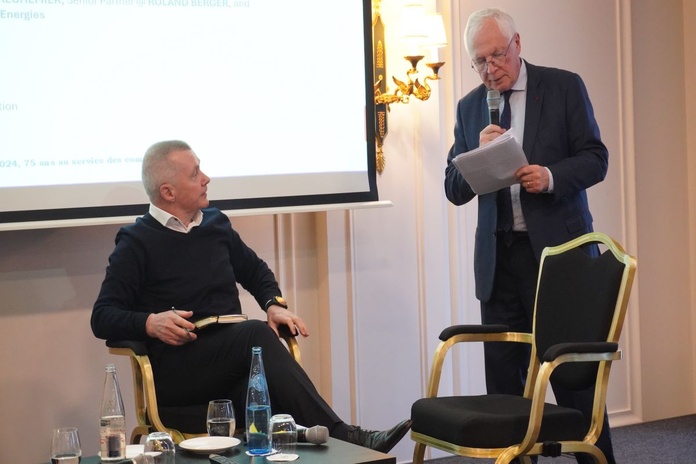 Willie Walsh (IATA) et Jean-Pierre Sauvage Président du BAR - Photo : C.Hardin Willie Walsh (IATA) et Jean-Pierre Sauvage Président du BAR - Photo : C.Hardin