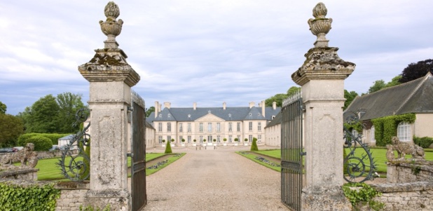 The main courtyard of the Château d'Audrieu