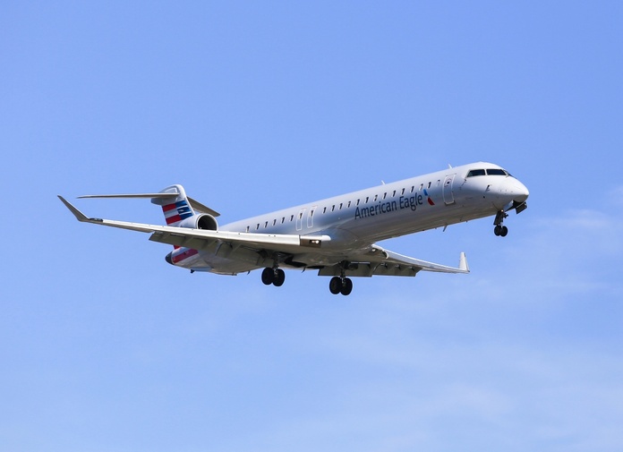 Un CRJ American Eagle semblable à celui impliqué dans la catastrophe de Washington. Crédit depositphoto. mixmotive. Un CRJ American Eagle semblable à celui impliqué dans la catastrophe de Washington. Crédit depositphoto. mixmotive.