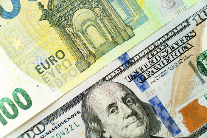 Le marché des changes est très attentif aux taxes douanières, ce qui n’a rien d’étonnant. Elles créent de la volatilité sur tous les marchés. Mais un facteur encore plus important influence l’évolution de l’EUR/USD : l’écart de rendement entre les obligations américaines et allemandes. - Depositphotos.com Auteur diy13@ya.ru Le marché des changes est très attentif aux taxes douanières, ce qui n’a rien d’étonnant. Elles créent de la volatilité sur tous les marchés. Mais un facteur encore plus important influence l’évolution de l’EUR/USD : l’écart de rendement entre les obligations américaines et allemandes. - Depositphotos.com Auteur diy13@ya.ru