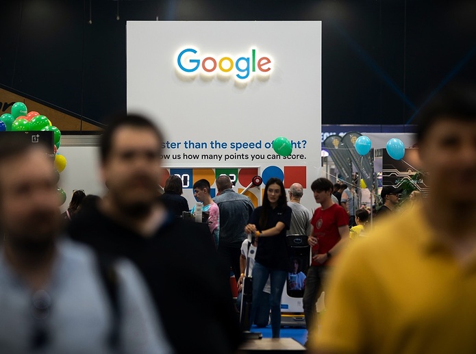 Selon une dernière étude d'iProspect les comportements de recherche évoluent (vite) et remettent en question l'avenir de Google - Depositphotos @llcv Selon une dernière étude d'iProspect les comportements de recherche évoluent (vite) et remettent en question l'avenir de Google - Depositphotos @llcv