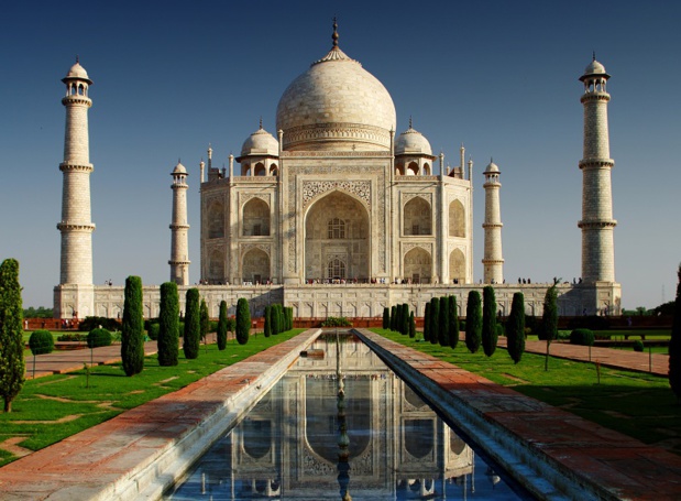 Si Agra n'est pas au Rajasthan, la présence du Taj Mahal, l'une des 7 nouvelles merveilles du Monde en fait une destination incontournable. Une nuit suffira pour la plupart des voyagistes © jool-yan - Fotolia.com Si Agra n'est pas au Rajasthan, la présence du Taj Mahal, l'une des 7 nouvelles merveilles du Monde en fait une destination incontournable. Une nuit suffira pour la plupart des voyagistes © jool-yan - Fotolia.com