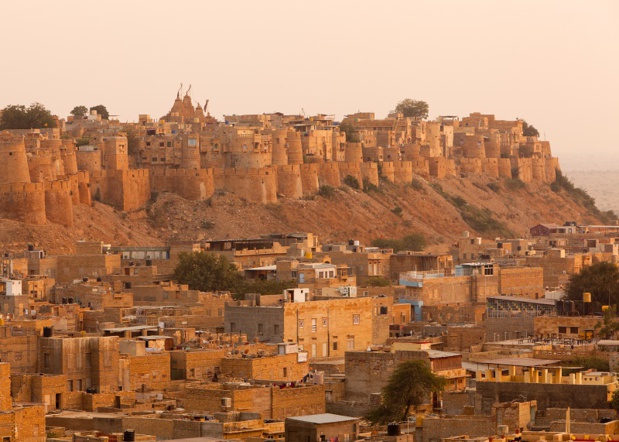 Jaisalmer, forteresse dans le désert, proche de la frontière du Pakistan © davidevison - Fotolia.com Jaisalmer, forteresse dans le désert, proche de la frontière du Pakistan © davidevison - Fotolia.com