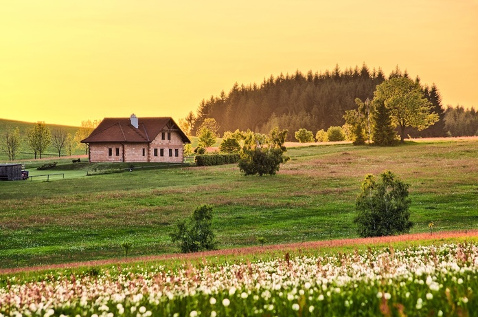 Le tourisme à la campagne séduit de plus en plus - Depositphotos @ccat82