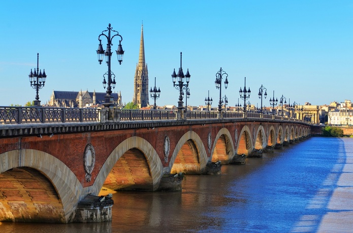 Edgar Suites implante une nouvelle résidence à Bordeaux - Photo : Depositphotos.com @martinm303