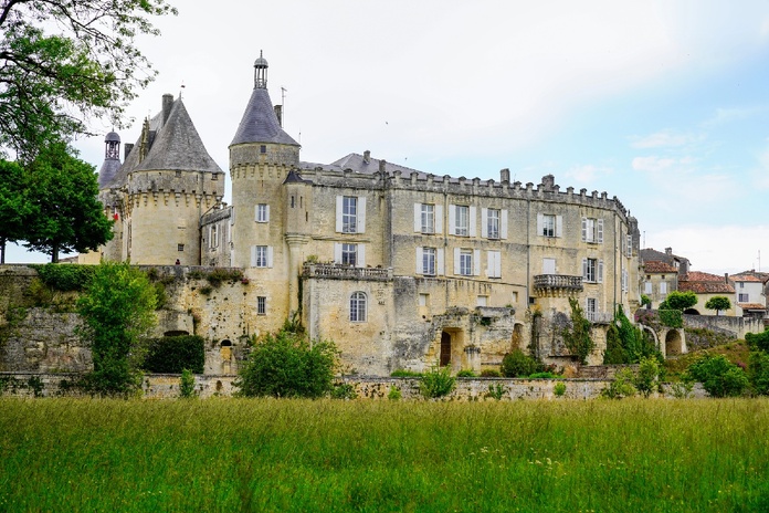 Le château de Jonzac en Charente-Maritime - Depositphotos.com Auteur OceanProd Le château de Jonzac en Charente-Maritime - Depositphotos.com Auteur OceanProd