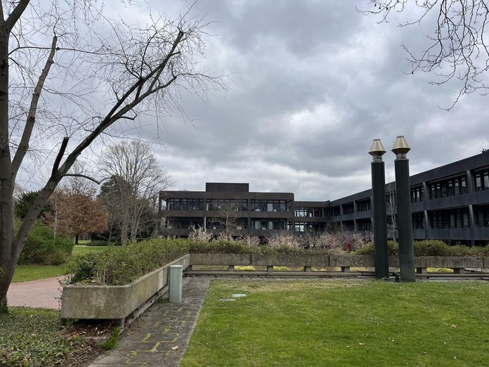 Pas vraiment riante l'ancienne chancellerie allemande !(©PB) Pas vraiment riante l'ancienne chancellerie allemande !(©PB)