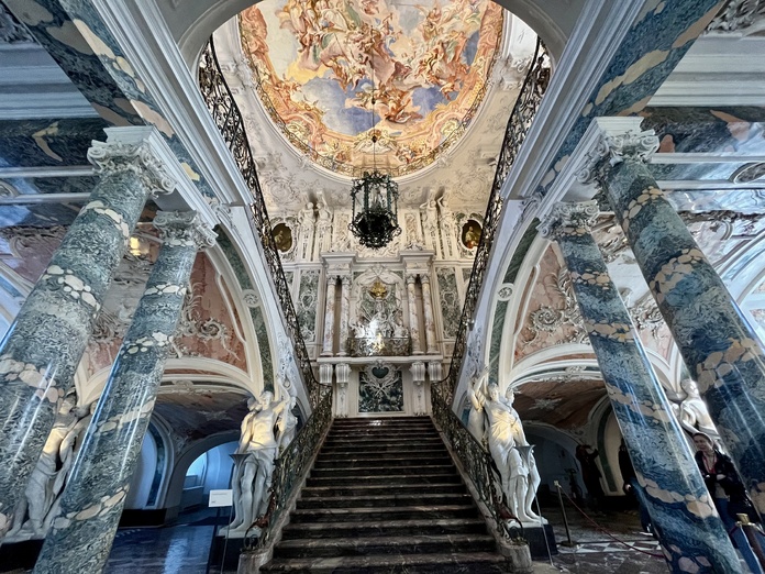 Au château d'Augusturburg, un impressionnant escalier d'honneur (©PB)