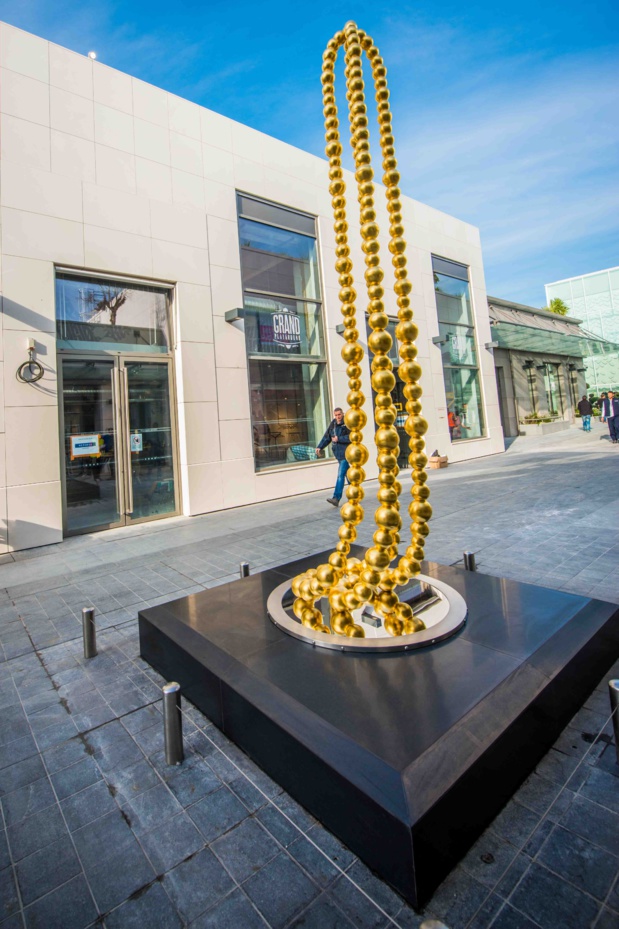 Polygone Riviera - oeuvre de Jean Michel Othoniel Polygone Riviera - oeuvre de Jean Michel Othoniel