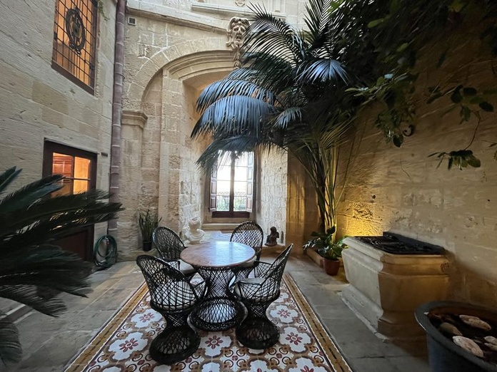 Même dans le patio couvert du Xara Palace, une ambiance très authentique (© PB)