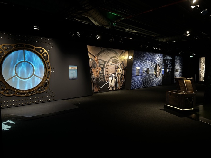 Dix galeries thématiques, soigneusement mises en scène, permettent un voyage à travers le temps et l’imaginaire - ©AmeliaBrille Dix galeries thématiques, soigneusement mises en scène, permettent un voyage à travers le temps et l’imaginaire - ©AmeliaBrille