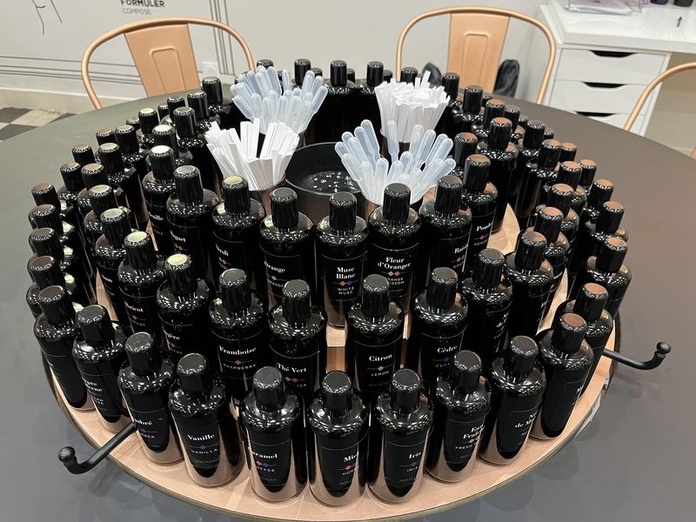 L'orgue à parfum "moderne"utilisé pour l'atelier de création de parfum, chez Molinard (© PB) L'orgue à parfum "moderne"utilisé pour l'atelier de création de parfum, chez Molinard (© PB)