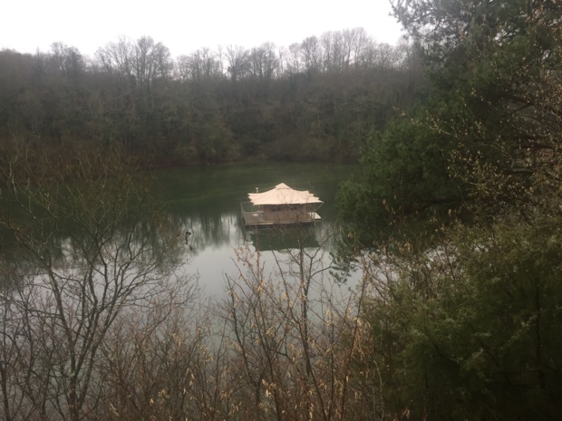 Floating cabin at Echologia