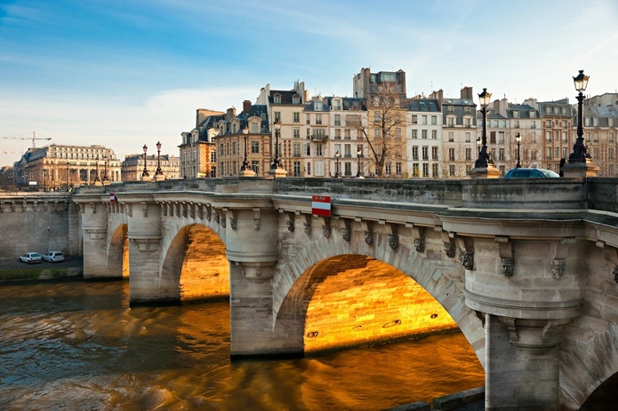 Tourisme en avril : signaux positifs et contrastes - Photo : Depositphotos.com @masterlu