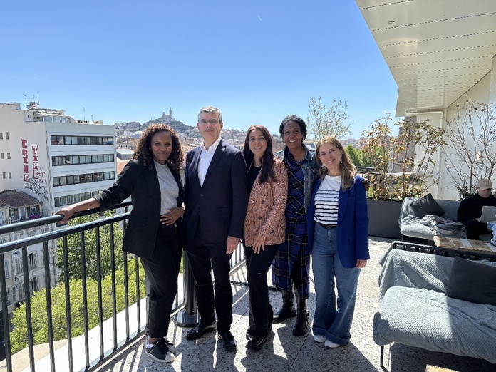 Les équipes d'APG qui représente la compagnie Westjet étaient présentes à Marseille pour rencontrer les agences de la région - Photo APG Les équipes d'APG qui représente la compagnie Westjet étaient présentes à Marseille pour rencontrer les agences de la région - Photo APG