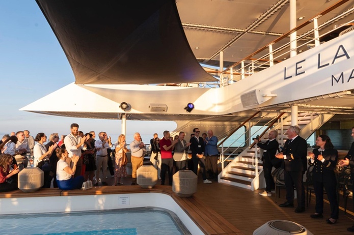 Les participants du séminaire lors du cocktail de bienvenue du Commandant - Photo Alexandre Moulard Les participants du séminaire lors du cocktail de bienvenue du Commandant - Photo Alexandre Moulard