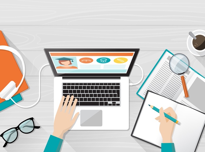 DGT Academy propose des formations sur les destinations - Depositphotos @elenabs