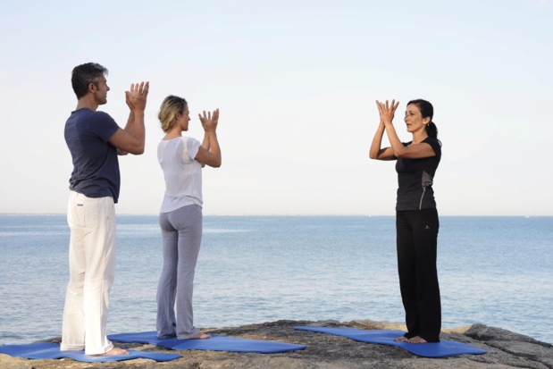 Séance de yoga face au large à Alliance Pornic. Photo N. Gihr.