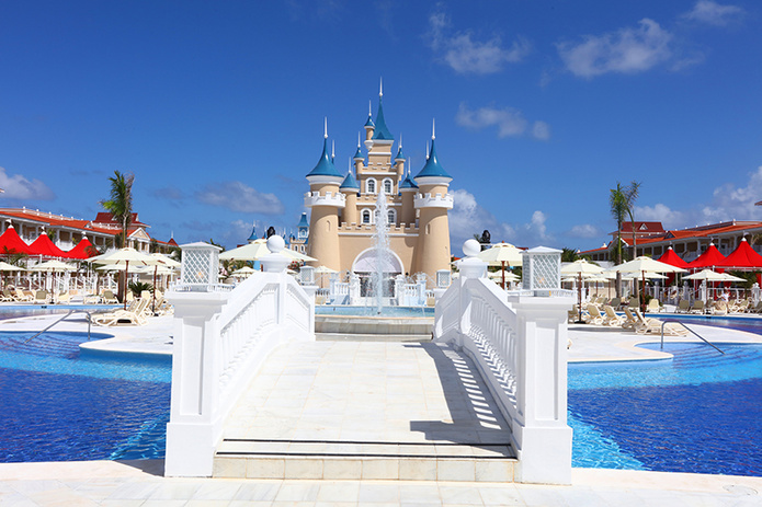 Le Bahia Principe Fantasia Punta Cana est un véritable paradis pour les enfants, avec toutes sortes de divertissements : Mini Club, spectacles en soirée ou encore une décoration féerique © Bahia Principe Hotels & Resorts