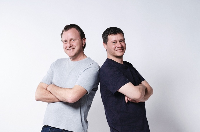 Claude François Junior et Jonathan Dassin - Photo : @SHADOWLAB STUDIO Claude François Junior et Jonathan Dassin - Photo : @SHADOWLAB STUDIO