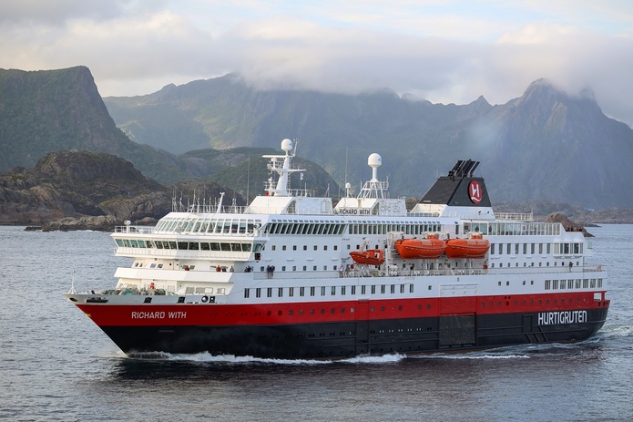 Hurtigruten dévoile sa brochure 2026-2027 - Photo : Depositphotos.com @Liramaigums Hurtigruten dévoile sa brochure 2026-2027 - Photo : Depositphotos.com @Liramaigums