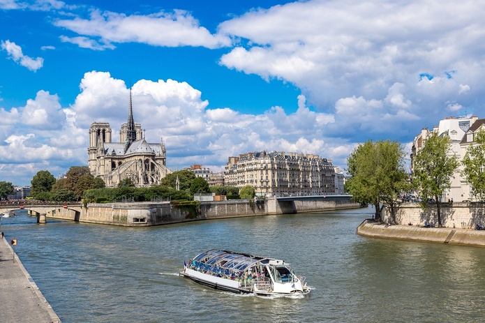 Batobus et BigBus unissent leurs circuits pour visiter Paris - Photo : Depositphotos.com @bloodua