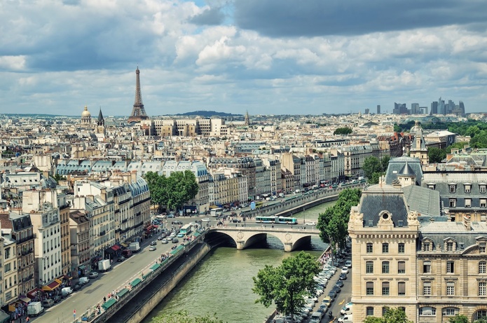 L’Institut Paris Region publie un Carnet Pratique dédié au tourisme fluvial - Depositphotos @fazon1