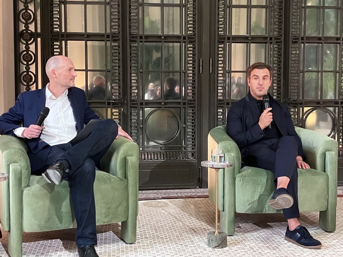 Jean-Etienne Amaury (organisateur du Tour de France) et Brian Chesky, PDG d'Airbnb - Photo : T. Beaurepère Jean-Etienne Amaury (organisateur du Tour de France) et Brian Chesky, PDG d'Airbnb - Photo : T. Beaurepère