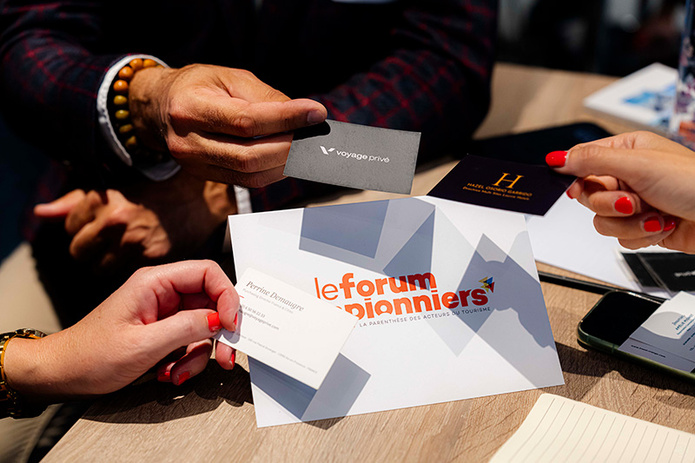 Véritable catalyseur de synergies, le Forum des Pionniers favorise l’émergence de partenariats solides entre acteurs engagés du tourisme. © Jules Despretz