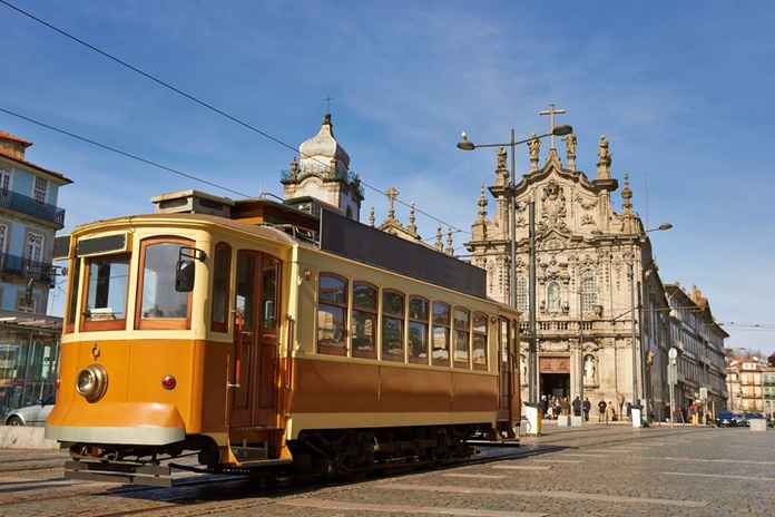 Au Portugal, le marché nord-américain représente 30 % des réservations pour l’été 2025. @depositphotos/Portumen Au Portugal, le marché nord-américain représente 30 % des réservations pour l’été 2025. @depositphotos/Portumen