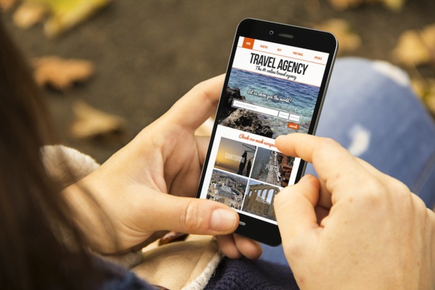 Qualifié de compagnon de voyage, le mobile prend une place prépondérante dans l'industrie du tourisme © Fotolia - georgejmclittle