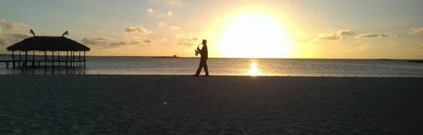 Copyright : Meltour.com - Saxophoniste sur une plage de Cuba Copyright : Meltour.com - Saxophoniste sur une plage de Cuba