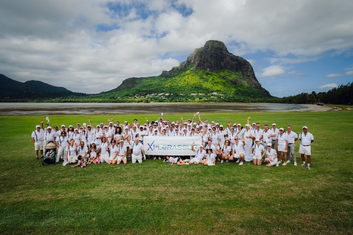 La Coupe de l’Amitié XPLORASSUR qui mêle joueurs confirmés et débutants à été remportée par Gilles Delaruelle et son équipe issue du tirage au sort… - Photo Calvin Courjon La Coupe de l’Amitié XPLORASSUR qui mêle joueurs confirmés et débutants à été remportée par Gilles Delaruelle et son équipe issue du tirage au sort… - Photo Calvin Courjon