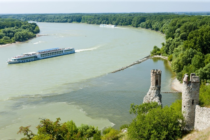 Croisière fluviale : le Danube, ici en Slovaquie, devrait voir passer de nouveaux bateaux dans les années à venir @DepositPhotos.Com - phb.cz Croisière fluviale : le Danube, ici en Slovaquie, devrait voir passer de nouveaux bateaux dans les années à venir @DepositPhotos.Com - phb.cz