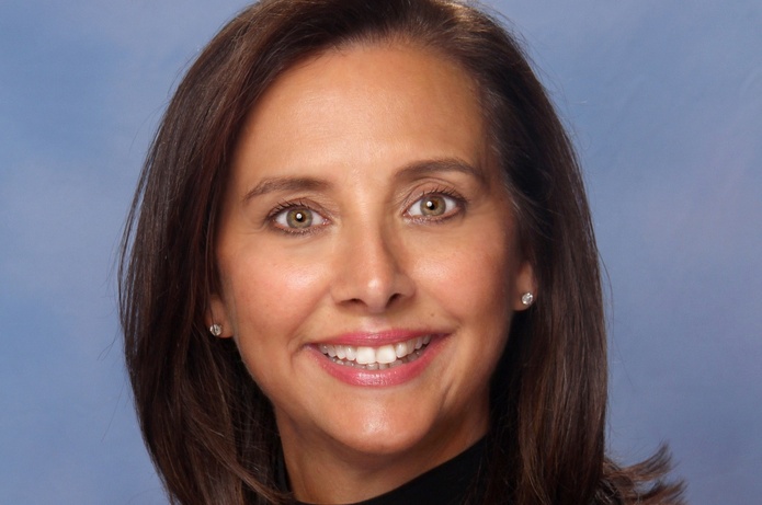 Dondra Ritzenthaler, CEO d’Azamara Cruises est une figure du secteur, forte de 40 ans d’expérience dans le voyage et la croisière @Azamara Cruises Dondra Ritzenthaler, CEO d’Azamara Cruises est une figure du secteur, forte de 40 ans d’expérience dans le voyage et la croisière @Azamara Cruises