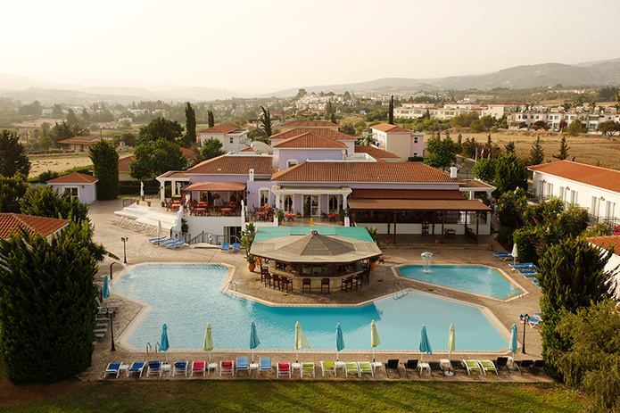 © Akamanthea Holiday Village