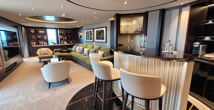 Dans le salon de la "Owner’s Residence", plus grande résidence à bord - Photo : A.B. Dans le salon de la "Owner’s Residence", plus grande résidence à bord - Photo : A.B.