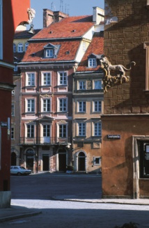 La vieille ville a été reconstruite à l’identique pierre par pierre - DR : J-P.C. La vieille ville a été reconstruite à l’identique pierre par pierre - DR : J-P.C.