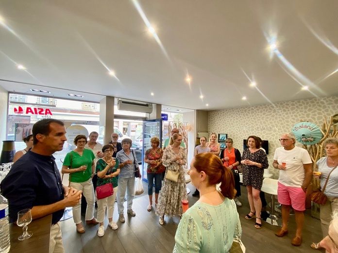 Marc de Navacelle, PDG de Carré Voyages, et l’équipe de l’agence de La Garennes-Colombes ont invité leurs clients à une soirée d’inauguration le 18 juin 2025. @carré voyages Marc de Navacelle, PDG de Carré Voyages, et l’équipe de l’agence de La Garennes-Colombes ont invité leurs clients à une soirée d’inauguration le 18 juin 2025. @carré voyages