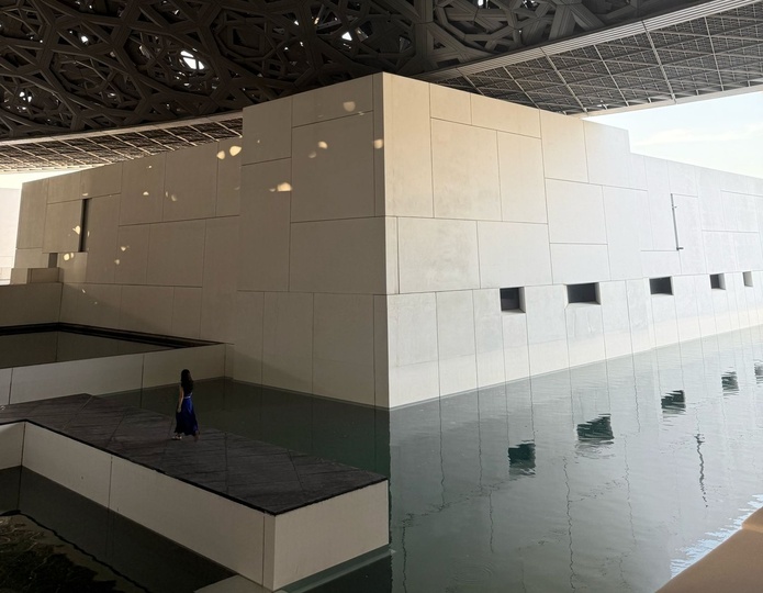 Le Louvre Abu Dhabi est une création originale, enracinée localement, avec des échanges d’œuvres d’arts entre la France et les Émirats - Photo : Maëlle Fontaine