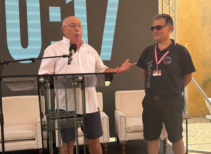 Jean-Charles Martin et Christophe Mabit lors de la convention du CEDIV au Sénégal - Photo MF Jean-Charles Martin et Christophe Mabit lors de la convention du CEDIV au Sénégal - Photo MF
