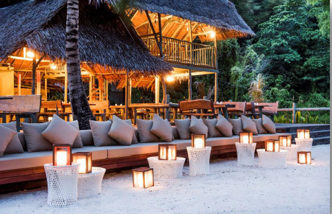 La plage privée du Point Yamu by Como est dédiée à la relaxation - Photo : Point Yamu by Como La plage privée du Point Yamu by Como est dédiée à la relaxation - Photo : Point Yamu by Como