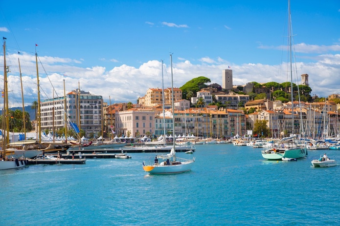 Chapitre Six annonce l’acquisition de l’ancien hôtel 3.14 à Cannes - Depositphotos @irstone