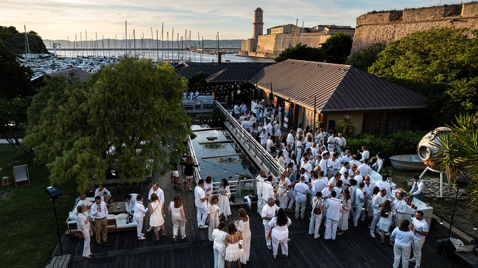 © Charlotte Bertonneau © Charlotte Bertonneau