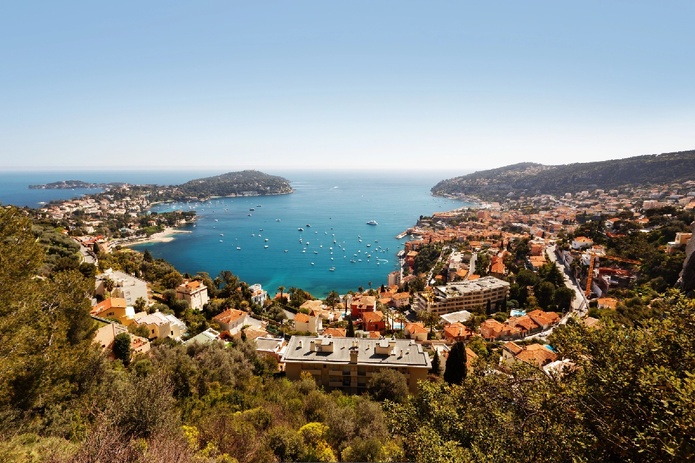 Président de la métropole Côte d'Azur, Christian Estrosi a intimé l'ordre au capitaine du Voyager of the Seas de quitte la rade de Villefranche - Depositphotos.com Auteur kanuman Président de la métropole Côte d'Azur, Christian Estrosi a intimé l'ordre au capitaine du Voyager of the Seas de quitte la rade de Villefranche - Depositphotos.com Auteur kanuman